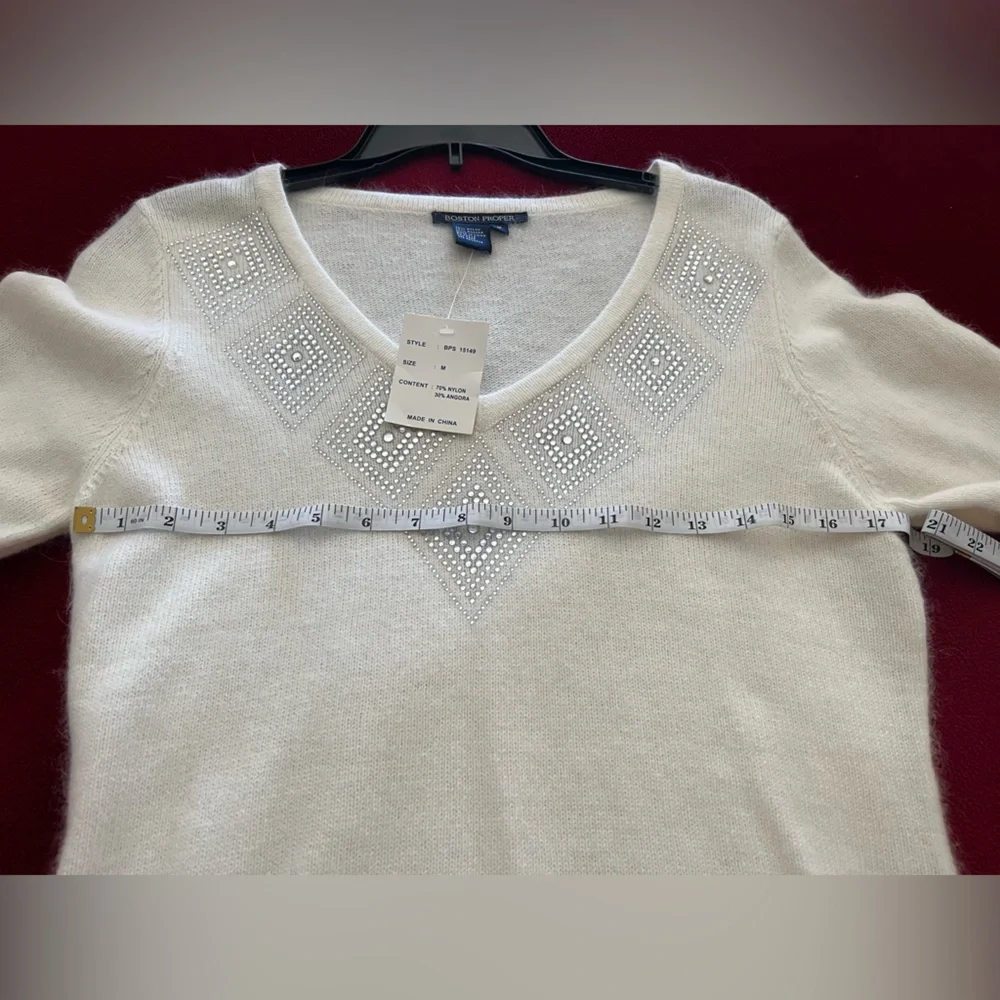 CLEARANCE NWT Boston Proper Women’s Medium White Bedazzled V-Neck Angora Sweater - Picture 5 of 10